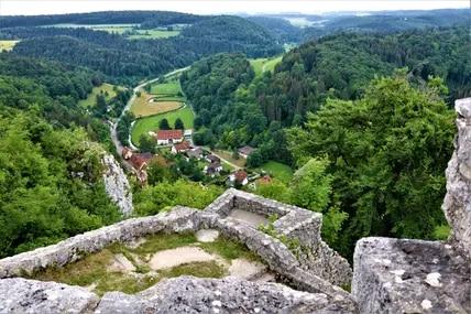 Auf der Schwäbischen Alb gibt es 2700 Höhlen. Die Bärenhöhle gehört zu den bekanntesten.