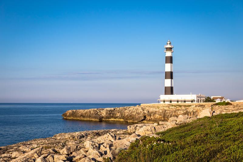 Faro de Artrutx donde dormir en Menorca