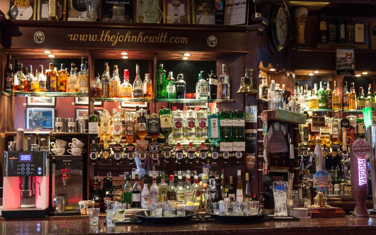Belfast Tipps: The John Hewitt - eines der gemütlichsten Pubs im Cathetral Quater von Belfast